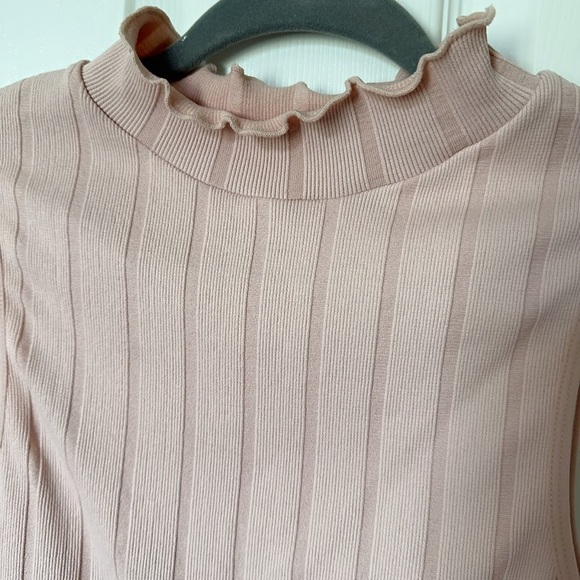 Pink Ribbed Crop Tank Top - Picture 2 of 5